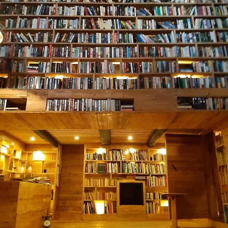 The Literary Man Hotel Óbidos