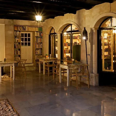 The Literary Man Óbidos