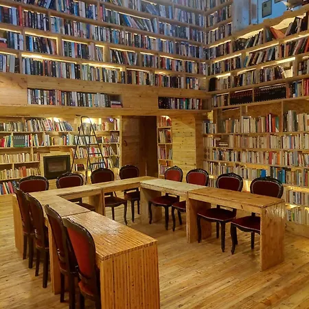 The Literary Man Hotel Óbidos