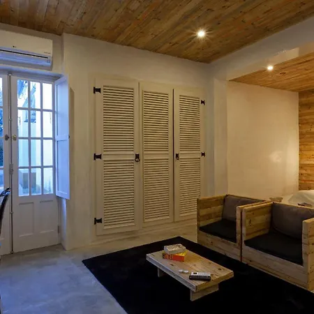 The Literary Man Óbidos